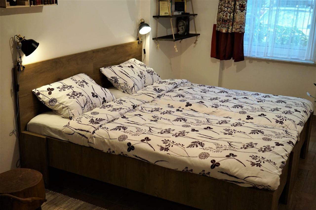 Momo'S Studio Apartment ซาเกร็บ ภายนอก รูปภาพ