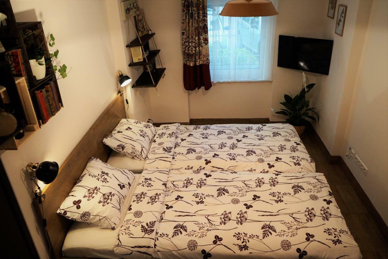 Momo'S Studio Apartment ซาเกร็บ ภายนอก รูปภาพ