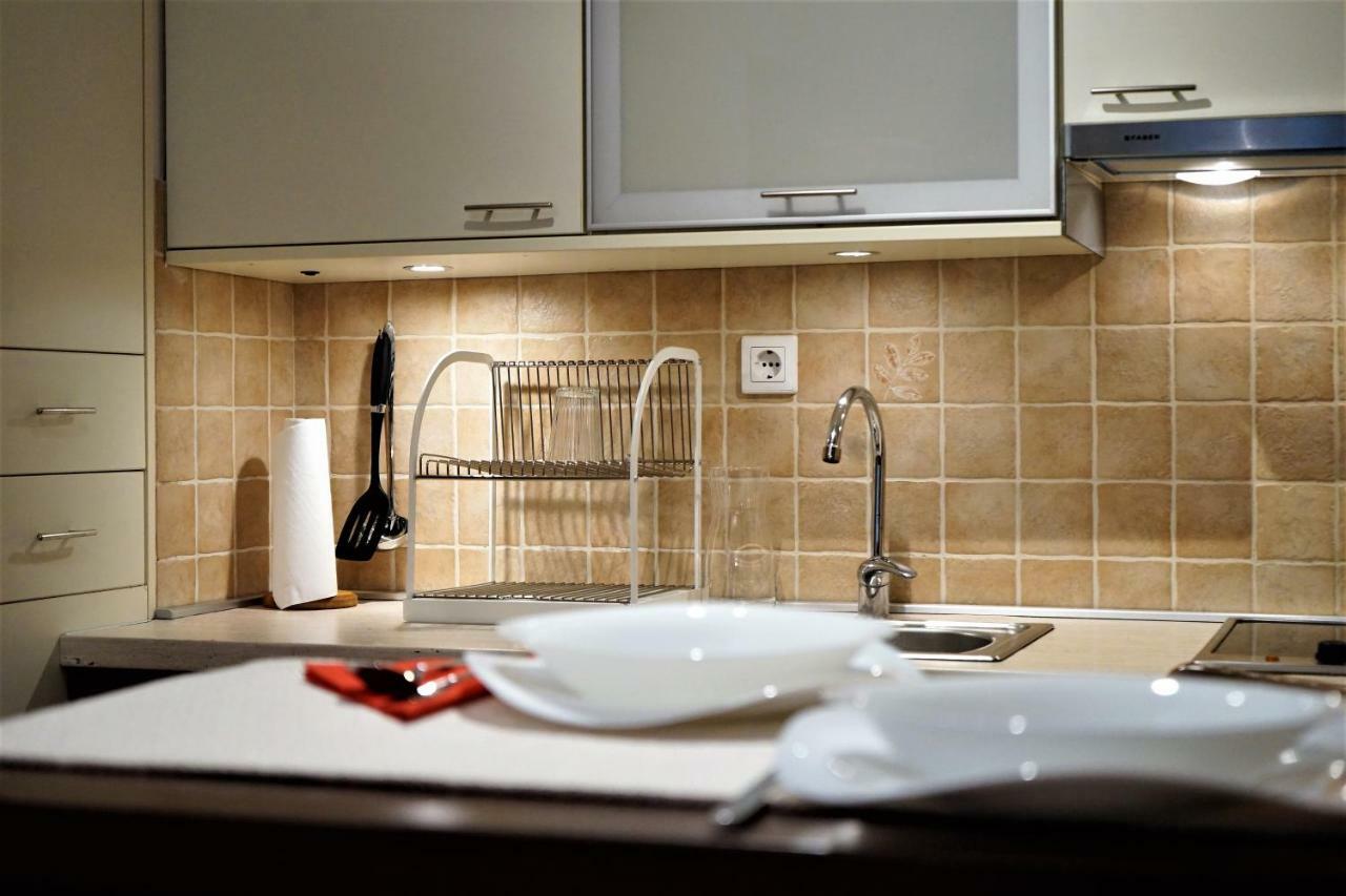 Momo'S Studio Apartment ซาเกร็บ ภายนอก รูปภาพ