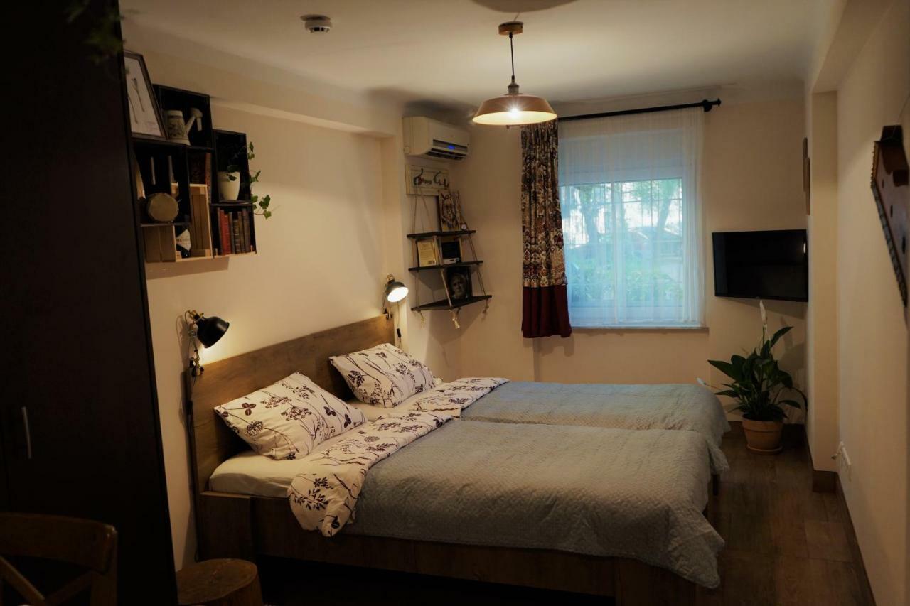 Momo'S Studio Apartment ซาเกร็บ ภายนอก รูปภาพ